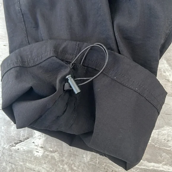 Khombu Lightweight Capri - Picture 11 of 11